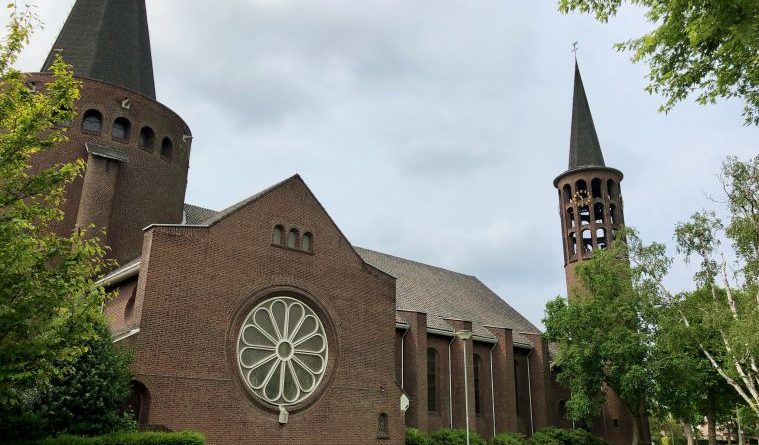 Kerk Kerensheide krijgt 24 zorgwoningen en buurtcentrum