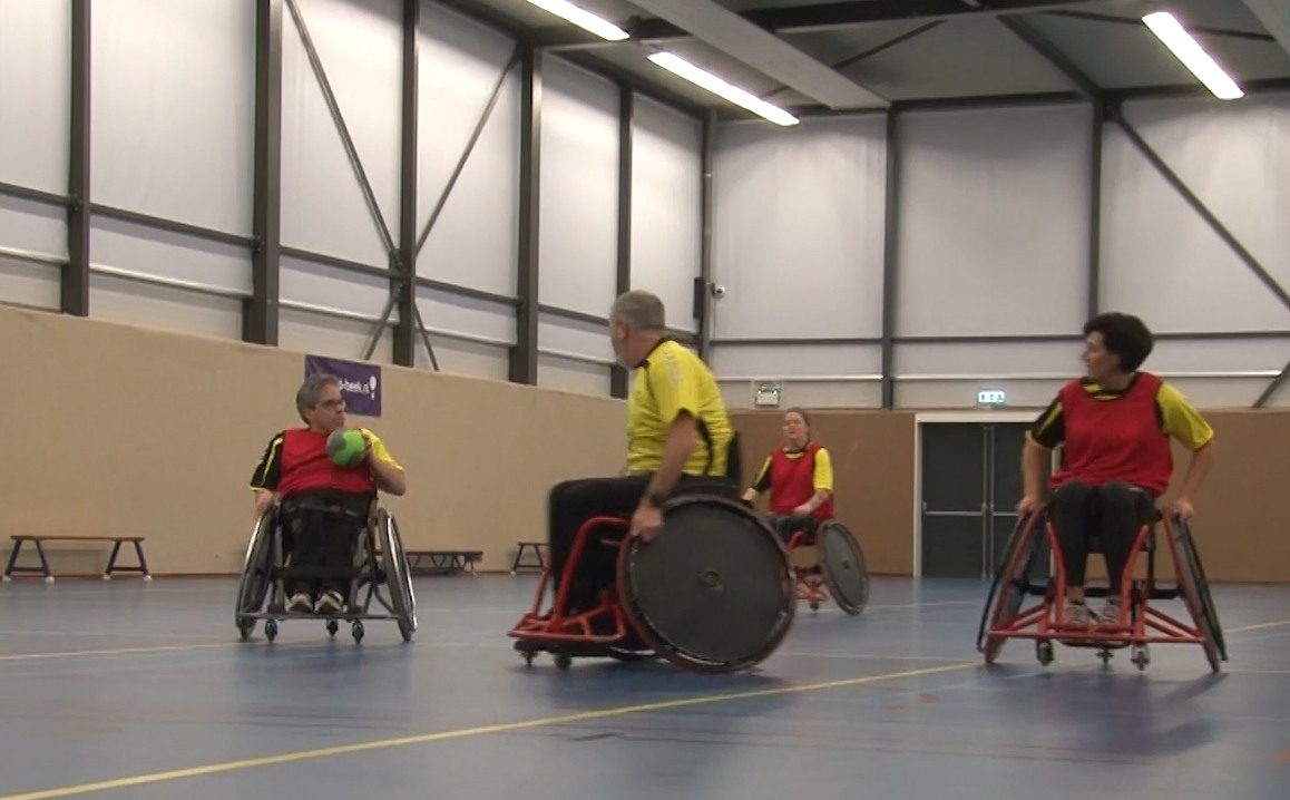 VIDEO: gezond plezier en sociale contacten bij rolstoelhandbal in Beek